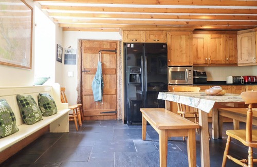 Pennant Melangell Cabaña | Y Sgubor, admite mascotas, casa de vacaciones de lujo en Llangynog, Ref 7058