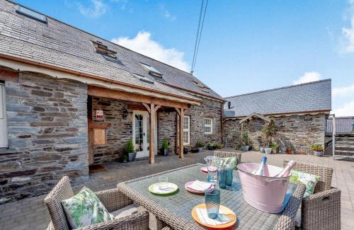 Newcastle Emlyn Casa | Ysgubor Uchaf