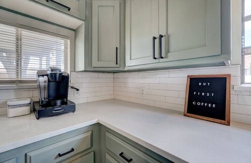 Yukon Casa | Yukon Boho Bungalow w/ Huge Kitchen just off I-40
