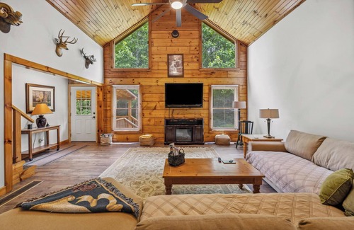 Canton Cabina | Yukon cabin in the woods