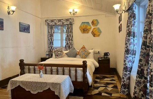 Darjeeling Casa | YuleTea Retreat A Premium Heritage Hotel