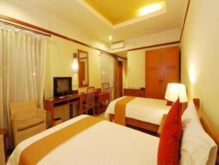 Downtown Kuta Hotel | Yulia Beach Inn Kuta