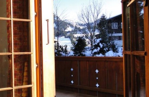 Saanenmoeser Apartamento | Zapfe (Moore) by Interhome