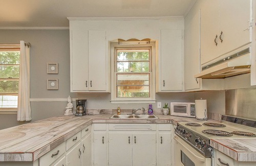 Kings Grant Casa | Zen 2 Hideaway With Hot Tube Between Downtown and the Beach