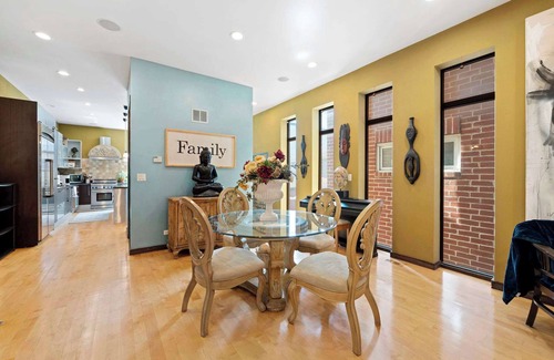 Heart of Chicago Casa | Zen 5 Bedroom Family Escape