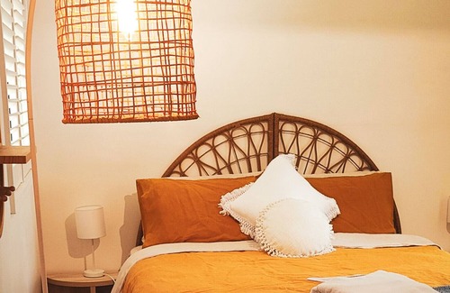 Eltham Cama Y Desayuno | Zen Abode with Garden in Eltham