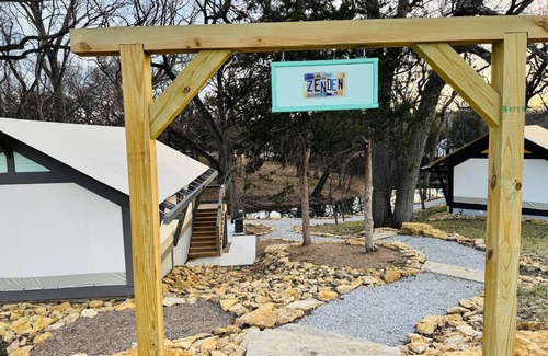 Ashland Alquiler De RV | Zen Den - Canvas Tent | 1 Bed, 1 Bath