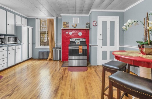 Hartford Casa | Zen Historic Manor Hartford CT - Perfect for Hospital Visits - Spacious - Free Parking + Wifi