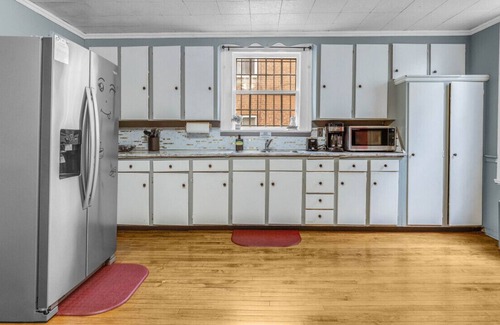 Hartford Casa | Zen Historic Manor Hartford CT - Perfect for Hospital Visits - Spacious - Free Parking + Wifi