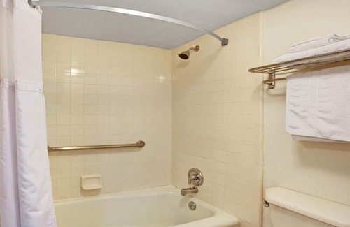 Southside Hotel | Zen Living Suites Extended Stay - Jacksonville - University Blvd