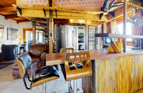 Chico Casa | Zen Mountain Retreat hideaway with sweeping views, outdoor space, & W/D