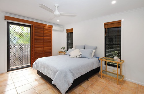 Grasstree Beach Casa | Zen on Zelma - A stone's throw to the beach