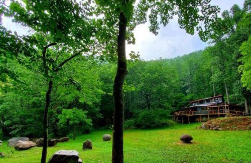 Stanardsville Casa | Zen River Retreat