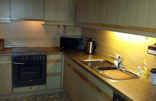 Altenstadt an der Waldnaab Apartamento | Apartamento céntrico con terraza / balcón y zona de barbacoa.