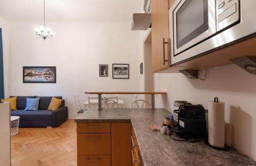 Matzleinsdorf Apartamento | Zentrale Ruhelage im typischen Wiener Altbau