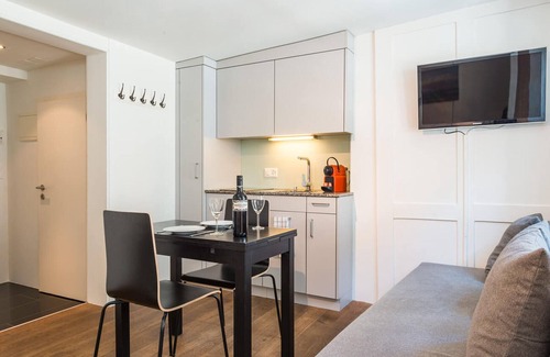 Niederdorf Apartamento | ZH Gasse 2 – HITrental Schmidgasse Apartment