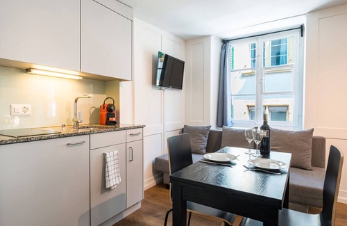 Niederdorf Apartamento | ZH Gasse 2 – HITrental Schmidgasse Apartment