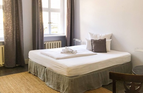 Neu Fahrland Cama Y Desayuno | Zimmer "hedda" im Landhaus am Jungfernsee mit Seezugang