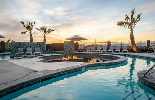 Hurricane Casa | Zion Village Resort 2102 Community Pool, Ping Pong table, and near Zion National Park