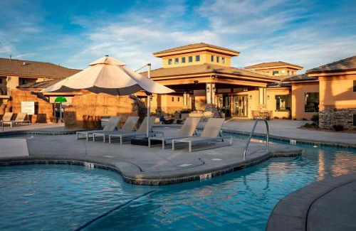 Hurricane Casa | Zion Village Resort 2102 Community Pool, Ping Pong table, and near Zion National Park