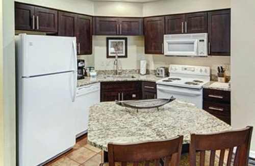 Pinetop Complejo | Forro de cremallera, ciclismo de montaña, deportes acuáticos y mucho más.