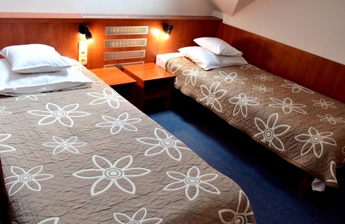 Bialoleka Hotel | Zlote Deby Hotel