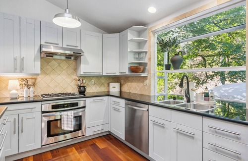 Kenwood Casa | Zoë Creekside-Tranquil Redwoods-20 wineries 3 mi