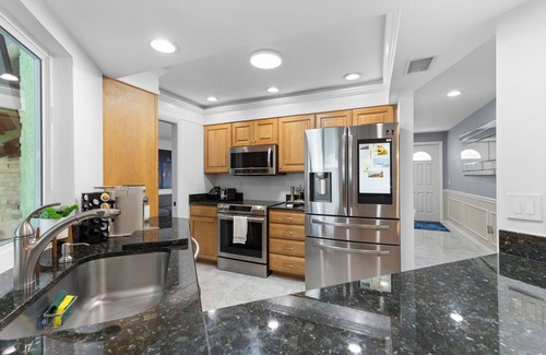 Lake Sarasota Villa | ZoriLux Villa Pool Firepit BBQ Oasis