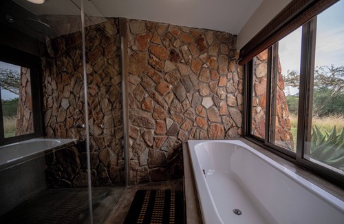 Ulundi Cabina | Zulu Rock Lodge - Babanango Game Reserve
