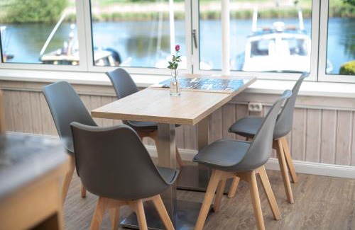 Wrohm Cama Y Desayuno | Zum Alten Fährhaus - Bed & Breakfast