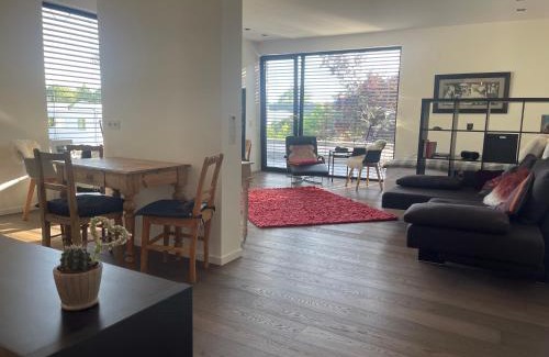 Muengersdorf Apartamento | Zum EM Stadion zu Fuß - Luxus im Grünen