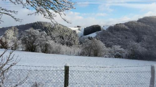 Hellenthal Apartamento | Zur schönen Aussicht