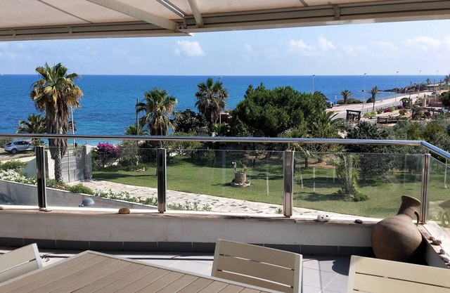 "Ático-dúplex Geniales Vistas al Mar" con piscina, vistas al mar y terraza