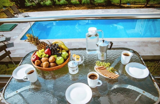 Πισίνα Υδρομασάζ Σάουνα 200μ από παραλία Κίσσαμος