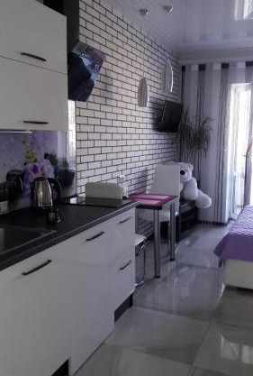 Апартаменты. Холодная гора, ул. Дудинской 1а.