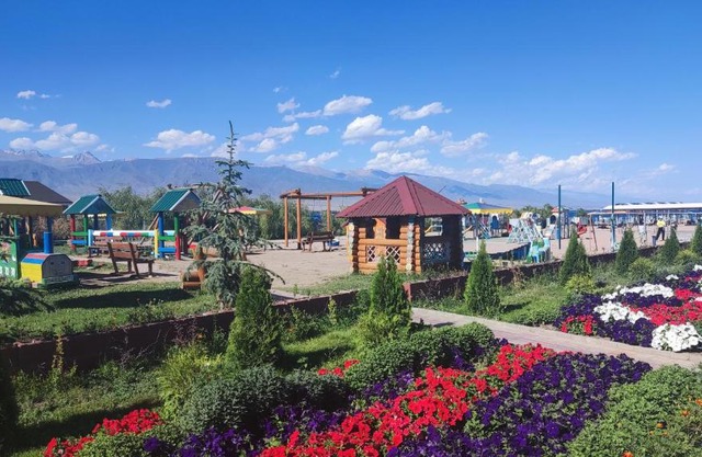 Центр отдыха Радуга West в село Кош Кел