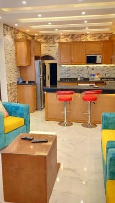 شاليه 4 غرف نوم مكيف بالكامل مارينا الساحل الشمالي العلمين تاني صف على البحيرة الرملية