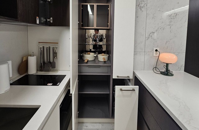 강남 럭셔리 2룸 3베드