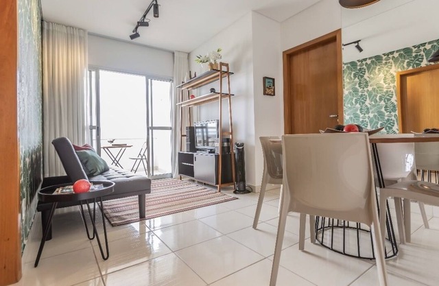 02 QTO apartamento en el barrio de Goiabeiras. Todo amueblado Increíble vista.