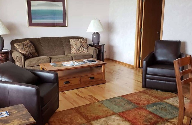 ELK RAPIDS # 07 Grand Traverse Bay CONDO