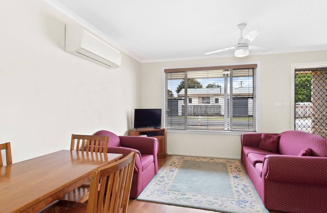 WAR10 / 1 - UNIDAD DE PLAYA DE WARATAH CON BRisas DEL MAR