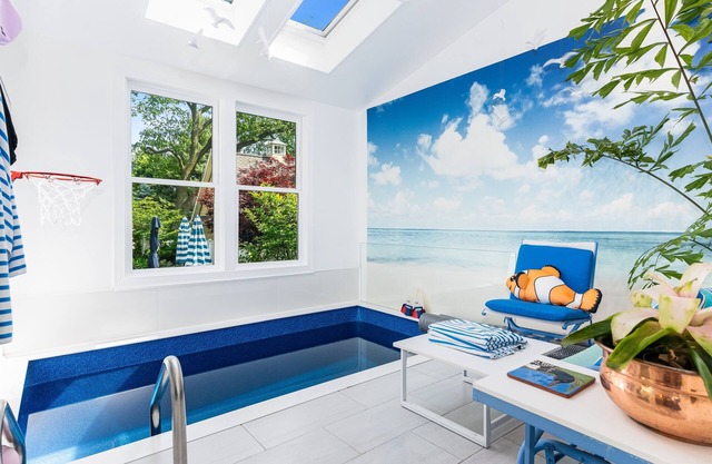 1/2 mile to NU, 5min walk to Lake, Swim Spa pool