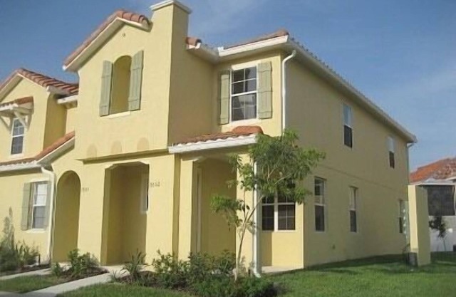 1. 5 M de Disney y un minuto de Walmart, 1600 pies cuadrados 3BR / 3BA Townhome