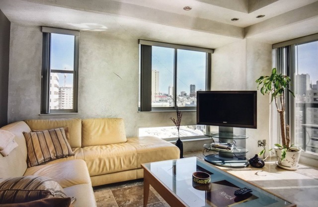 1 bd, 1 sea Condo. Vistas, gimnasio, piscina, jacuzzi, sauna, seguridad 24 horas.
