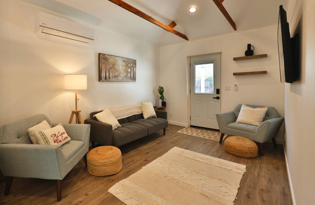 1 Bed/1 Bath Yuba's Parkview ADU