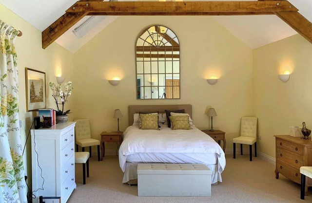 1 Bed Cottage - Sleeps 2, Parking, Wifi