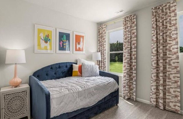 Chic townhome with 1 bedroom and WiFi, AC in charming Morrisville