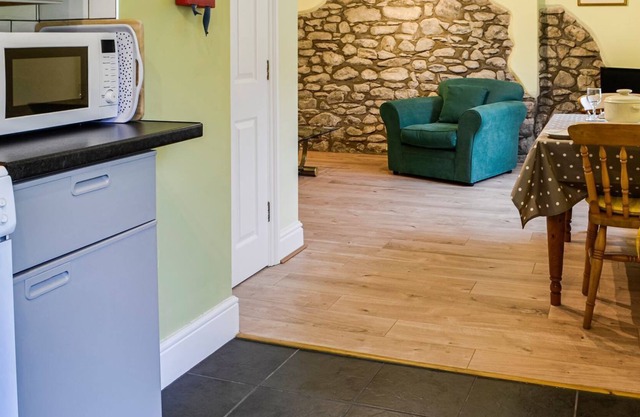 1 bedroom accommodation in Llanfynydd