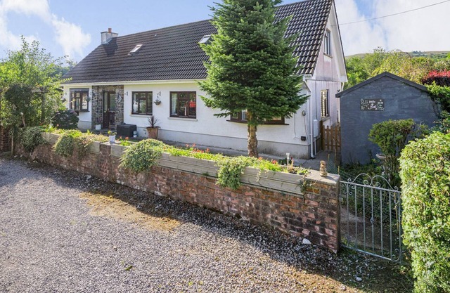 1 bedroom accommodation in Twyn