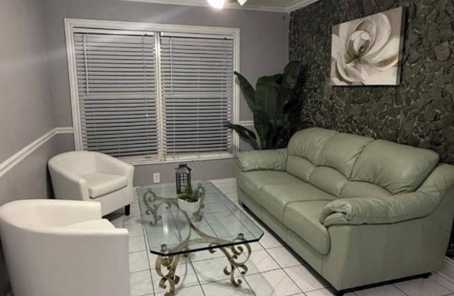 1-bedroom apartment in welcoming Margate our charming private suite apartment